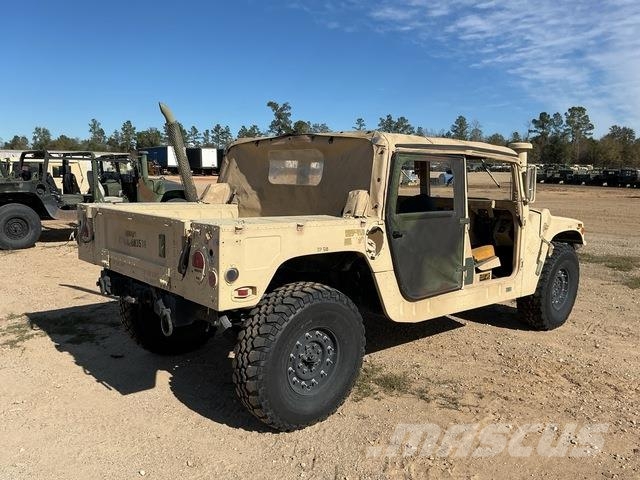 AM General M1123 Pick up/Dropside
