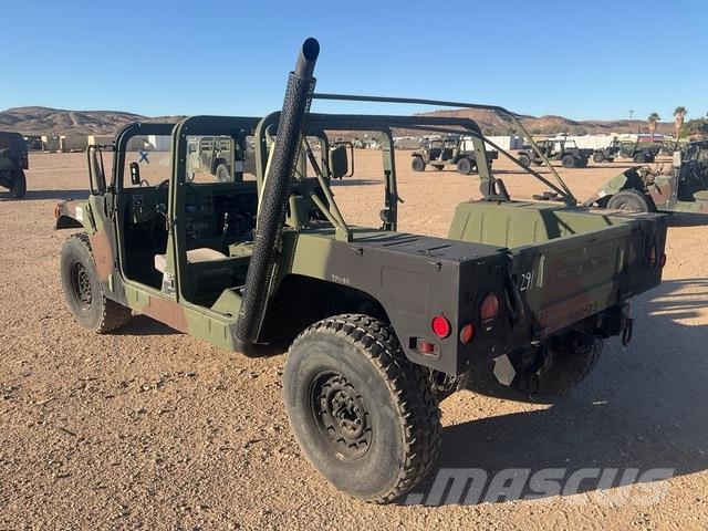 AM General M1123 Bestelwagens met open laadbak