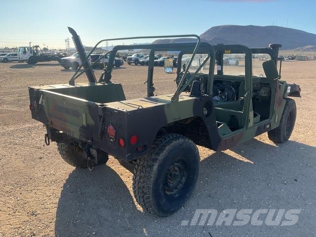 AM General M1123 Bestelwagens met open laadbak