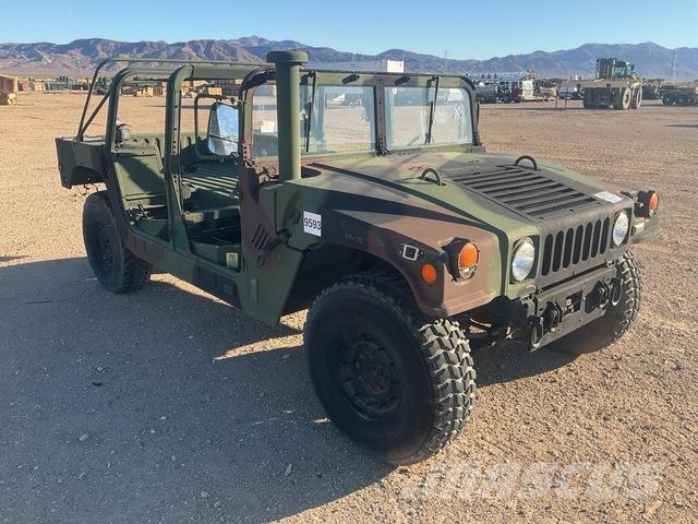 AM General M1123 Bestelwagens met open laadbak