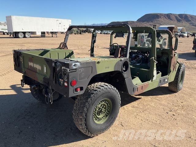 AM General M1123 Bestelwagens met open laadbak