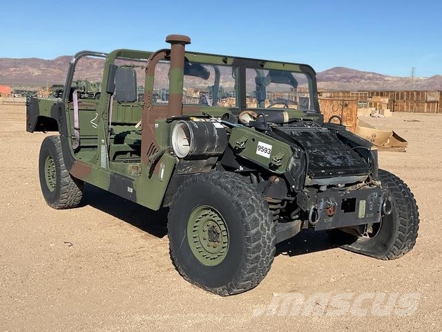 AM General M1123 Bestelwagens met open laadbak