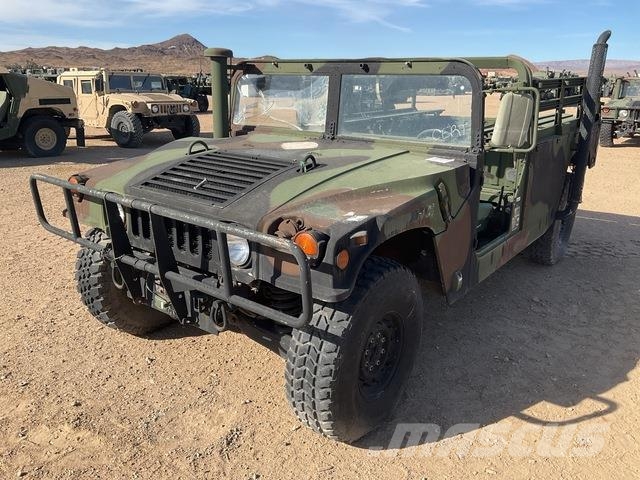 AM General M1123 Bestelwagens met open laadbak