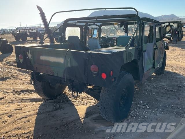 AM General M1123 Caja abierta/laterales abatibles