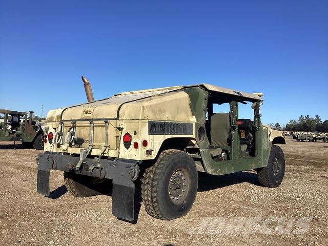 AM General M1151A1 Pikapai / Bortiniai sunkvežimiai