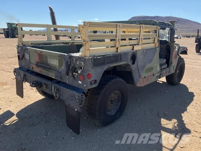 AM General M1152 Pik up kamioni