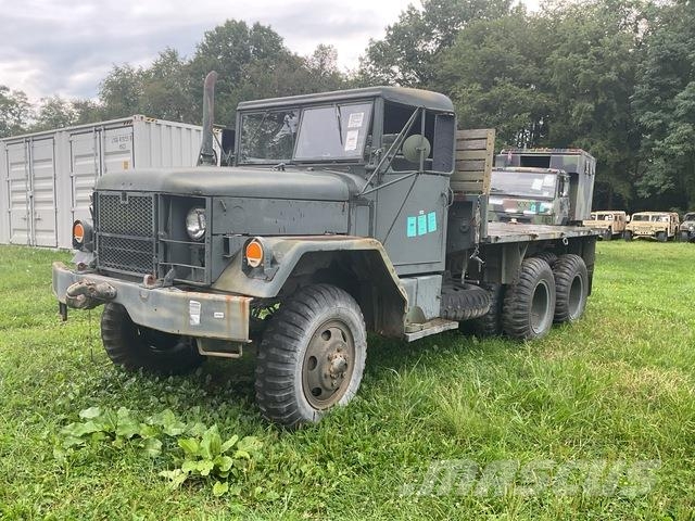 AM General M35A2C Umpikorikuorma-autot