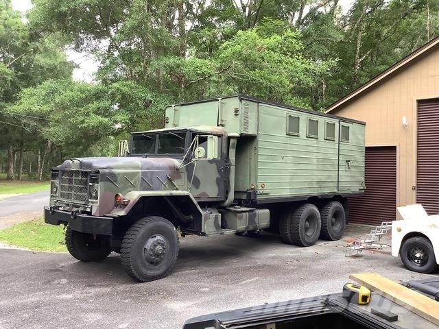 AM General M934 شاحنات ذات هيكل صندوقي