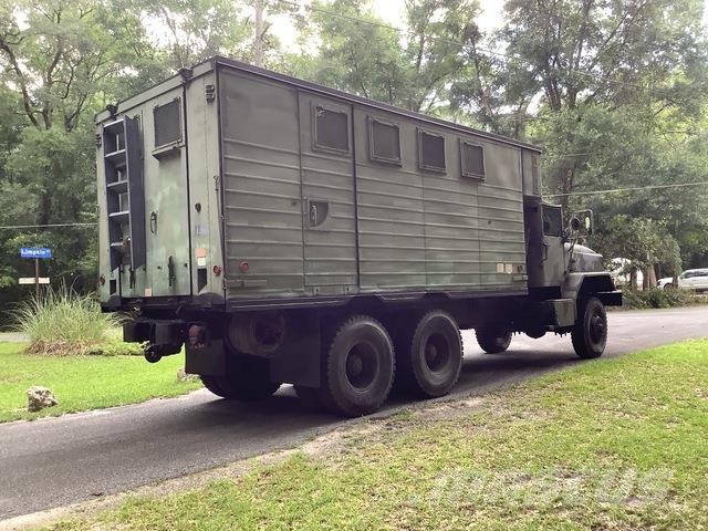 AM General M934 شاحنات ذات هيكل صندوقي