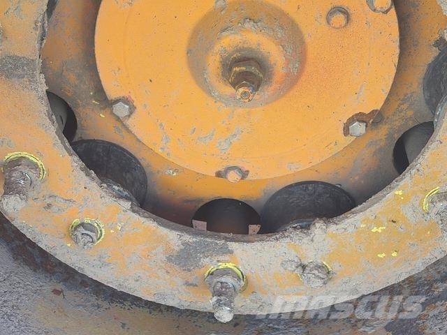 Ammann AV12E Ikerdobos hengerek