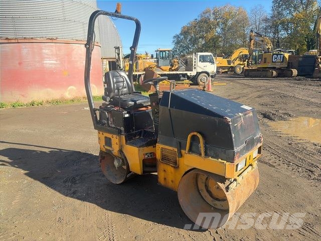 Ammann AV12E Ikerdobos hengerek
