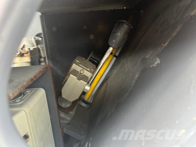 Atlas Copco Boomer XE3C Druga podzemna oprema
