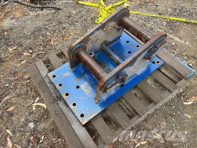 Attachment Mounting Plate - Fits Cat 330 Būvniecība- Citi
