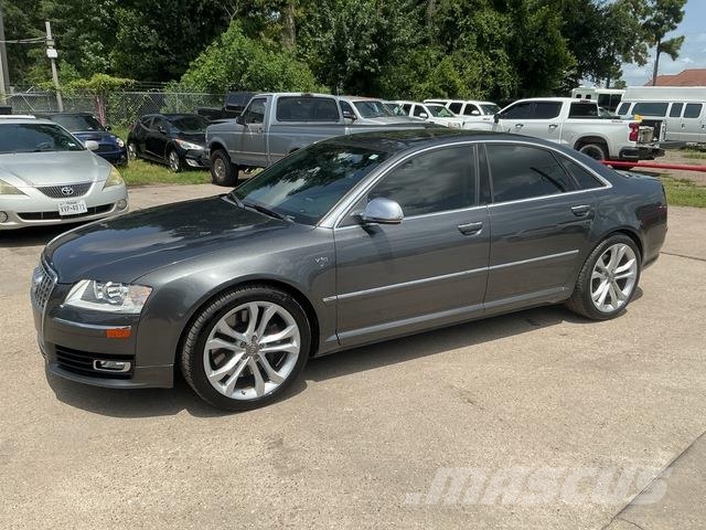 Audi S8Q Automobili