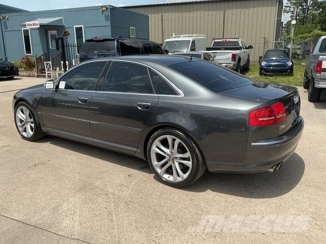 Audi S8Q Automobili