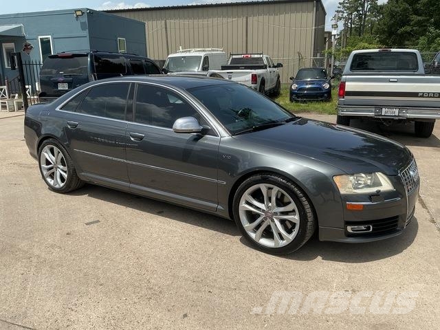 Audi S8Q Automobili