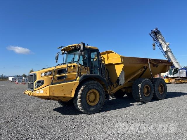 Bell B30E 鉸接式起吊車