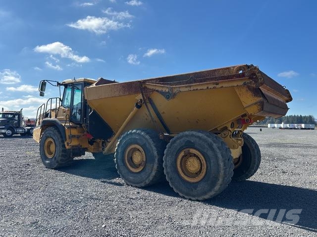 Bell B30E 鉸接式起吊車