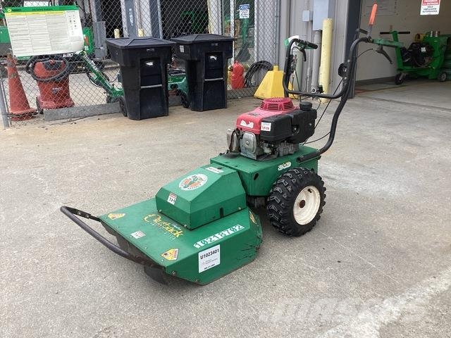 Billy Goat BC2600HH 牧场割草机和切顶器