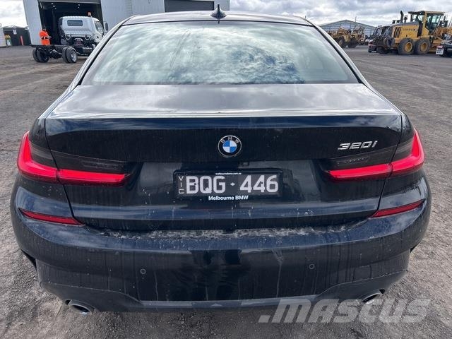 BMW 320i Henkilöautot