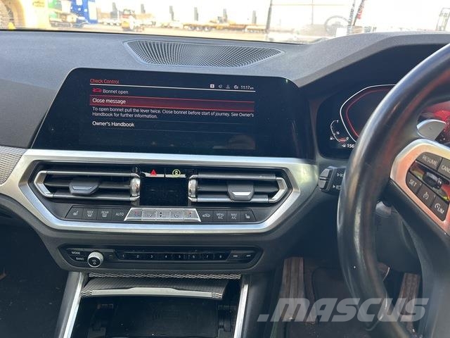 BMW 320i Henkilöautot
