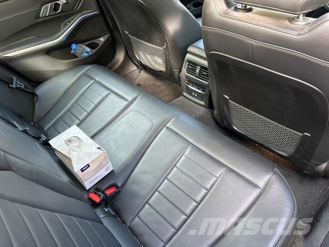 BMW 320i Henkilöautot