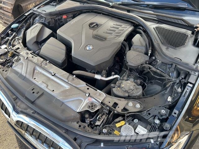 BMW 320i Henkilöautot