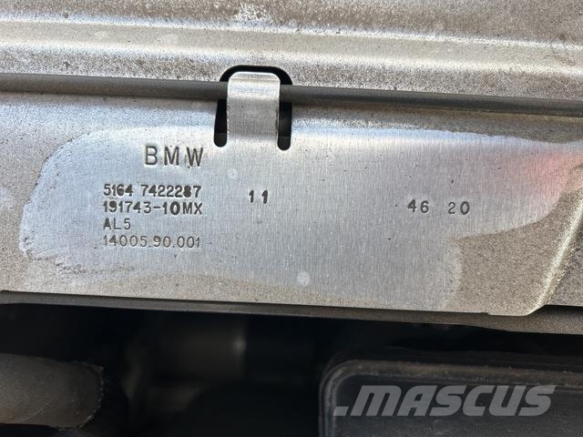 BMW 320i Henkilöautot