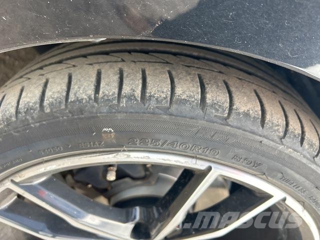 BMW 320i Henkilöautot