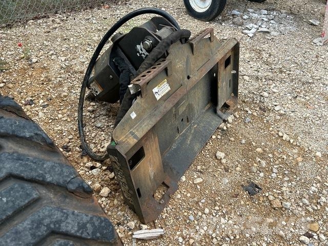 Bobcat 30C مثاقيب