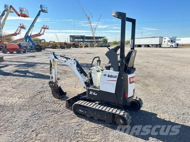 Bobcat E10 Lánctalpas kotrók