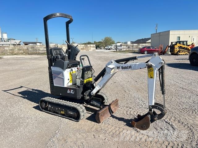 Bobcat E10 Lánctalpas kotrók