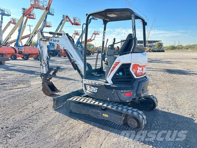 Bobcat E26 Lánctalpas kotrók
