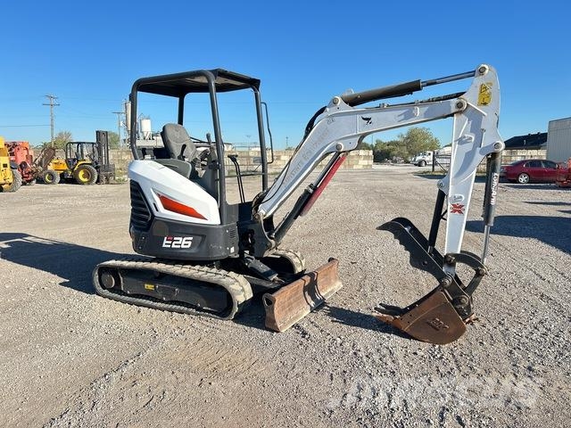 Bobcat E26 Lánctalpas kotrók