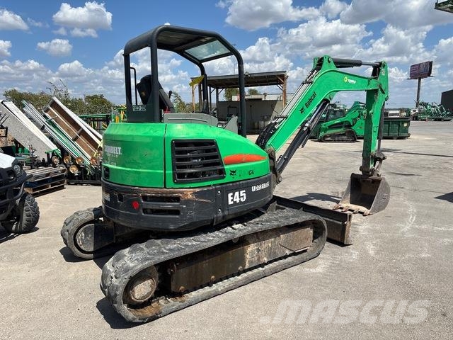 Bobcat E45 履带挖掘机