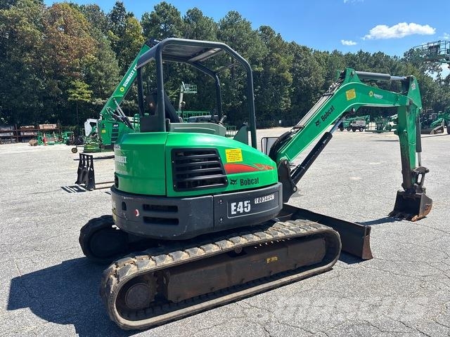 Bobcat E45 履带挖掘机