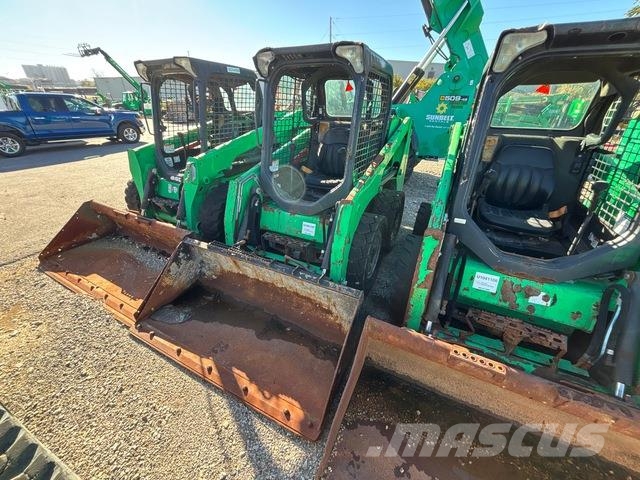 Bobcat S450 لوادر انزلاقية التوجيه