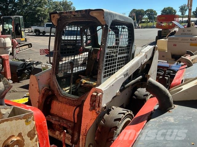 Bobcat S550 滑移轉向裝載機