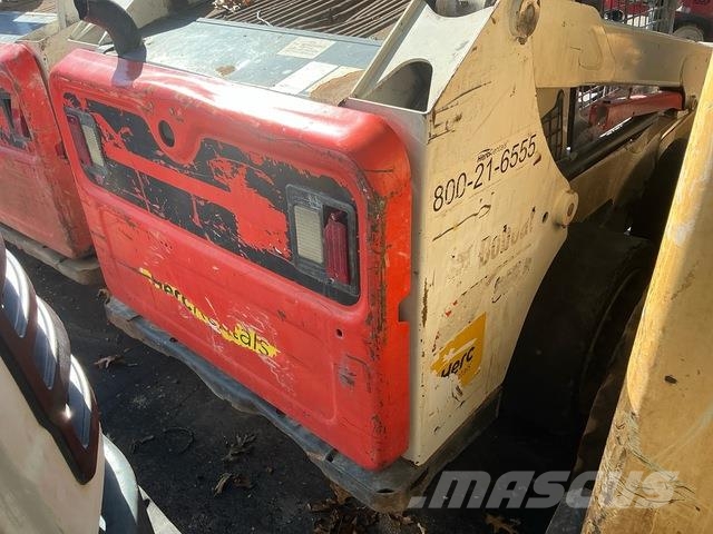 Bobcat S550 滑移轉向裝載機