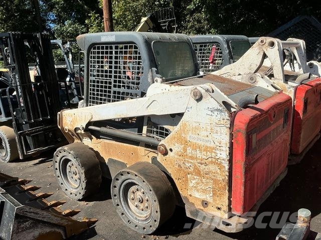 Bobcat S550 滑移轉向裝載機
