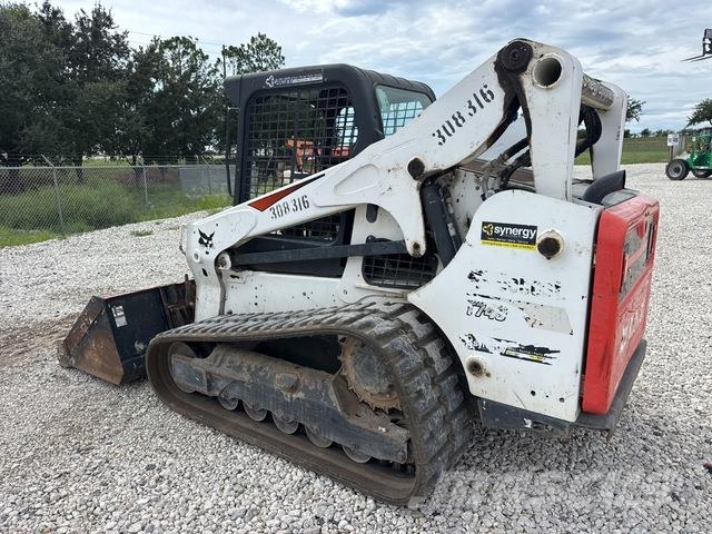 Bobcat T740 Smykem řízené nakladače