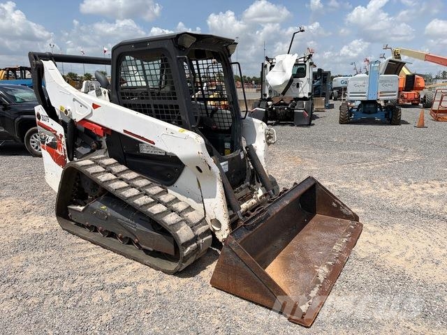 Bobcat T76 スキッドステアローダー