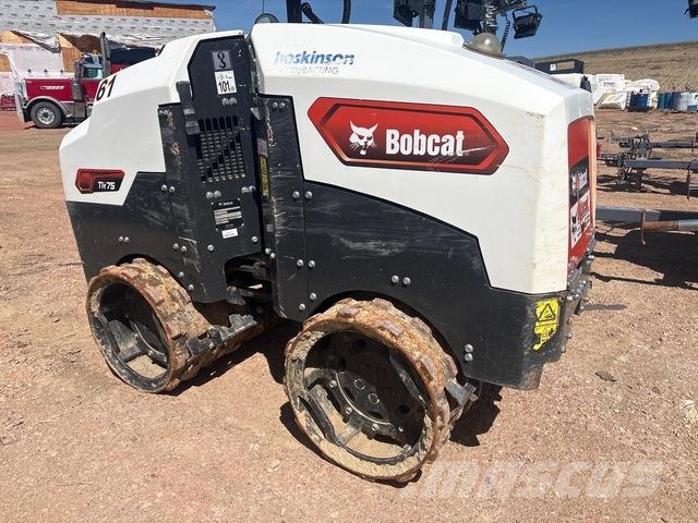Bobcat TR75 ضاغطات التربة