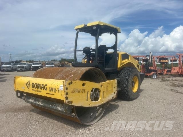 Bomag BW211DH-5 Грунтовые катки