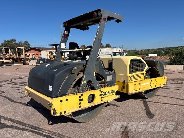 Bomag BW266AD-4 Porinių būgnų volai