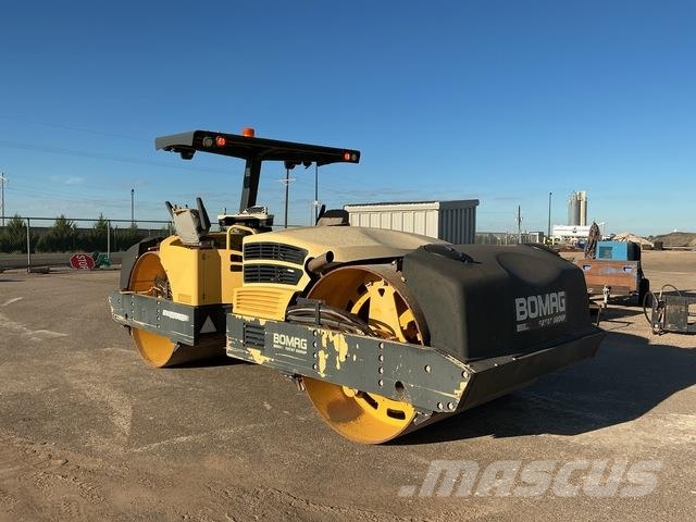 Bomag BW284AD タンデムローラ