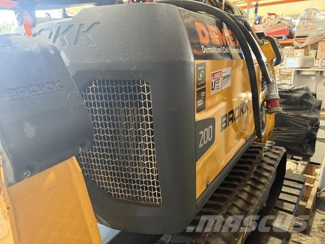 Brokk 200 Rušilni bagri