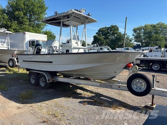 Brunswick Boston Whaler Guardian Tööpaadid / pargased