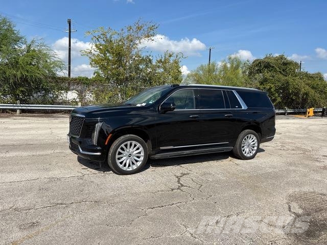 Cadillac Escalade 600 PKWs
