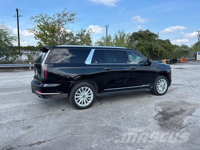 Cadillac Escalade 600 PKWs